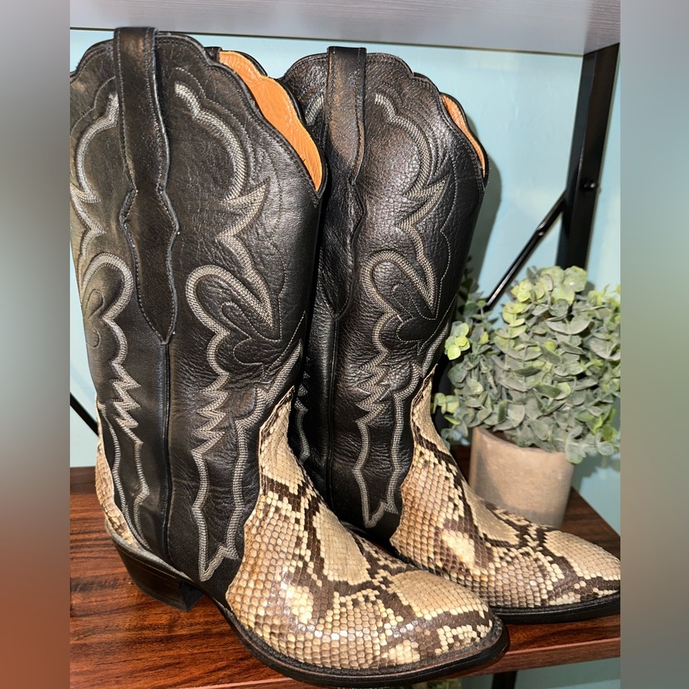 Lucchese Snakeskin Women’s Cowboys Boots